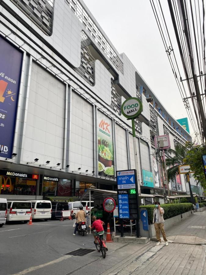 Sura Hostel Bangkok Near Mrt Phra Ram 9 מראה חיצוני תמונה