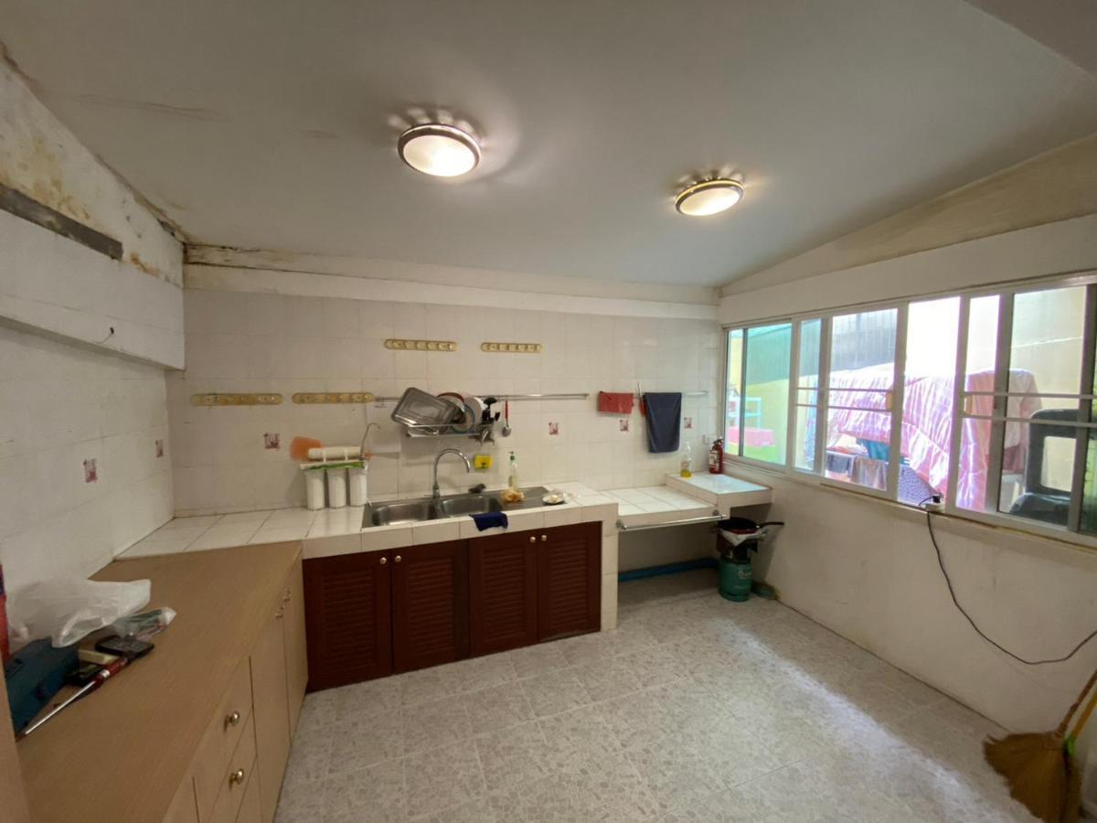 Sura Hostel Bangkok Near Mrt Phra Ram 9 מראה חיצוני תמונה
