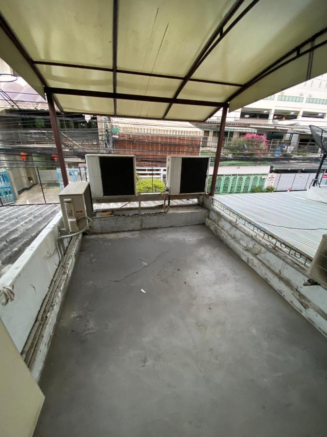 Sura Hostel Bangkok Near Mrt Phra Ram 9 מראה חיצוני תמונה
