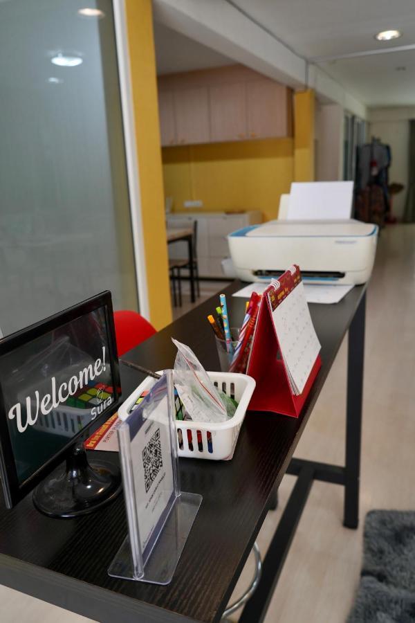 Sura Hostel Bangkok Near Mrt Phra Ram 9 מראה חיצוני תמונה