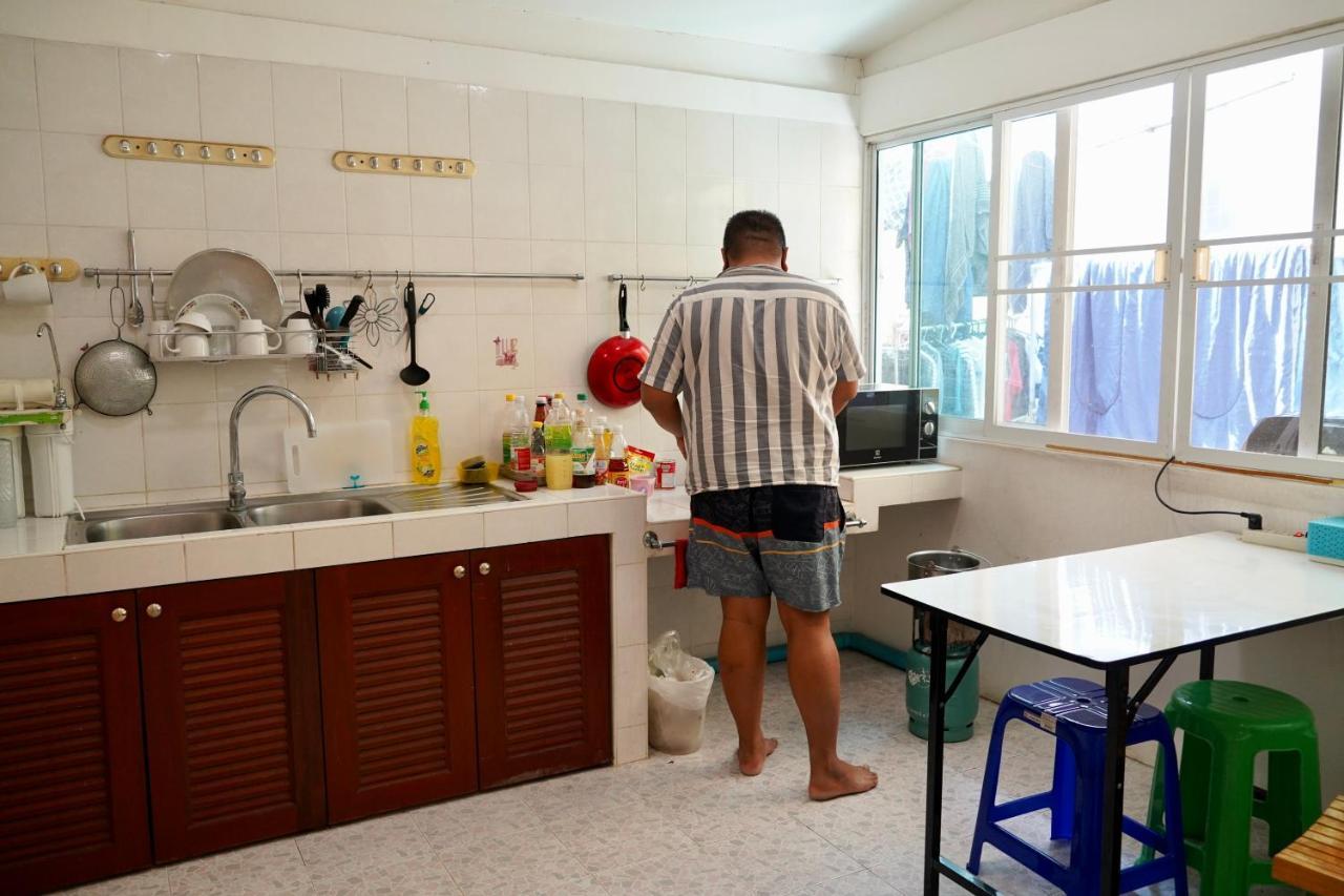 Sura Hostel Bangkok Near Mrt Phra Ram 9 מראה חיצוני תמונה