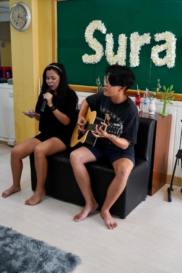 Sura Hostel Bangkok Near Mrt Phra Ram 9 מראה חיצוני תמונה