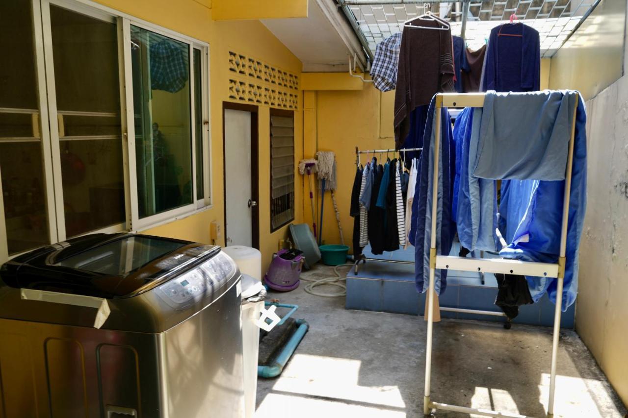 Sura Hostel Bangkok Near Mrt Phra Ram 9 מראה חיצוני תמונה