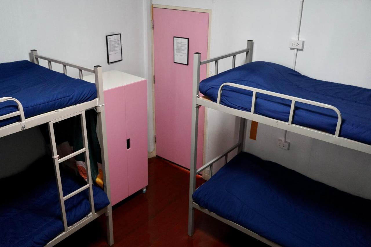 Sura Hostel Bangkok Near Mrt Phra Ram 9 מראה חיצוני תמונה
