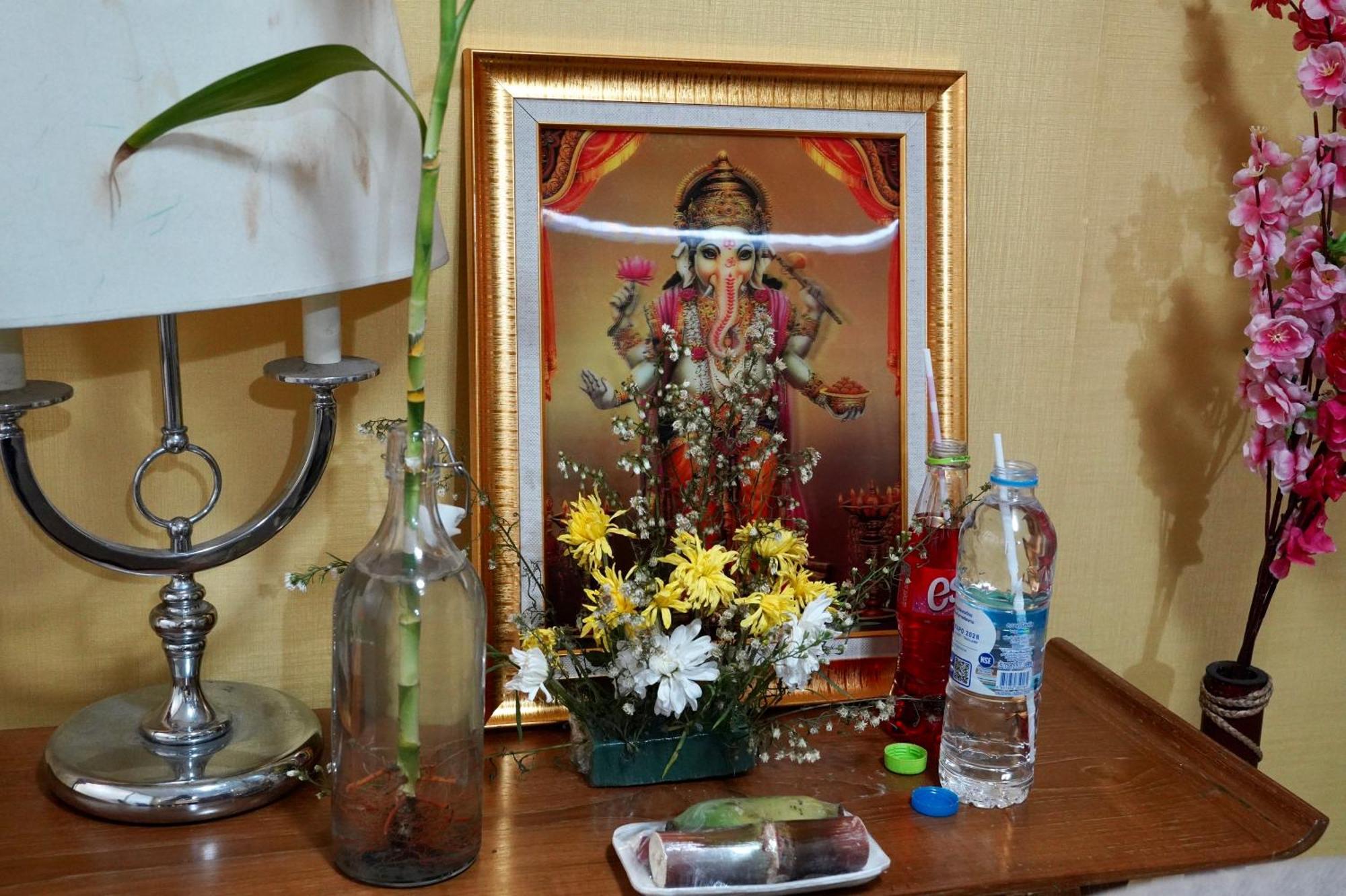 Sura Hostel Bangkok Near Mrt Phra Ram 9 מראה חיצוני תמונה